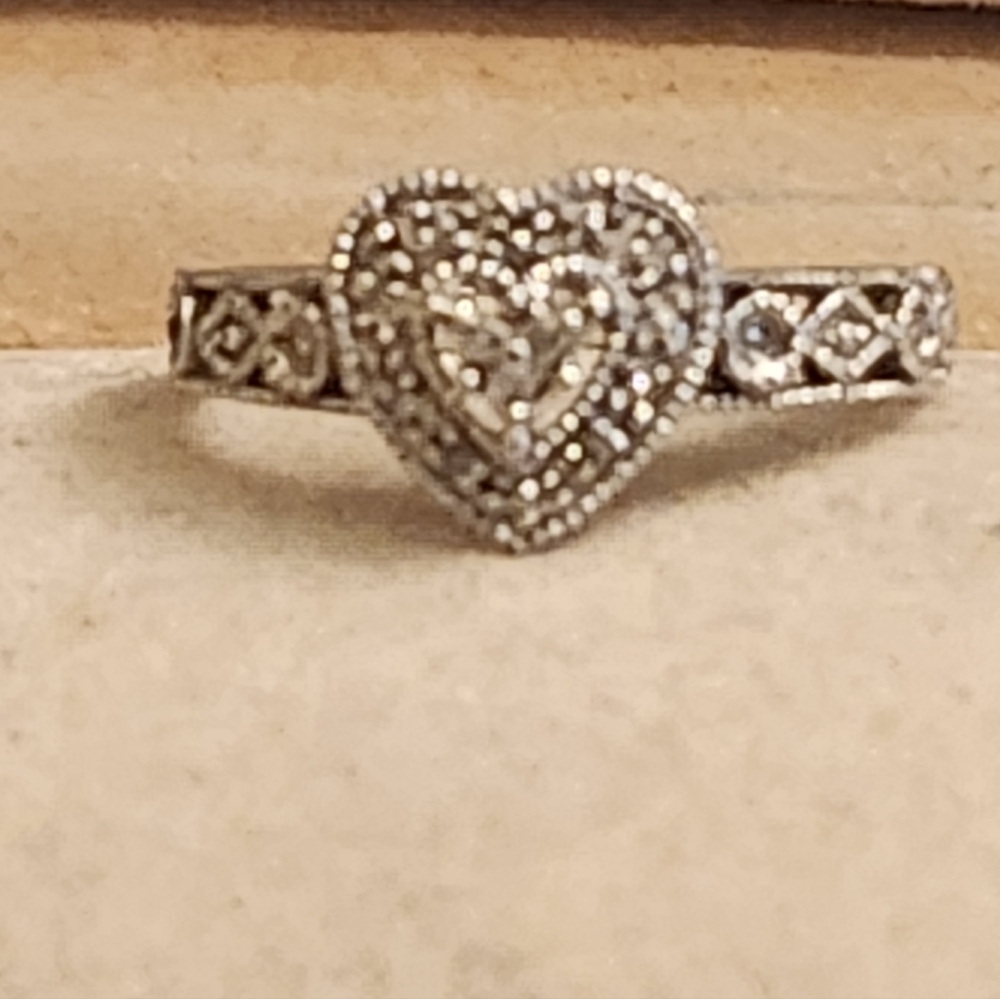 Natural Round Diamond Accent Heart Engagement Promise Ring 10k Solid Gold Size 5